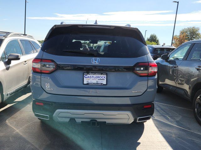 Used 2023 Honda Pilot Touring image 2