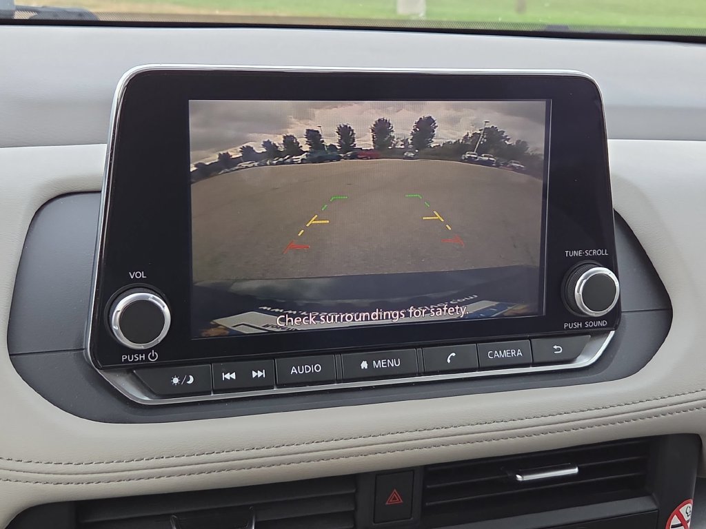 Used 2025 Nissan Rogue SV AWD/4WD image 25