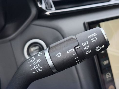 Used 2024 Land Rover Range Rover Velar Dynamic HSE image 11