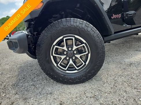 Certified 2024 Jeep Wrangler Unlimited Rubicon AWD/4WD image 28