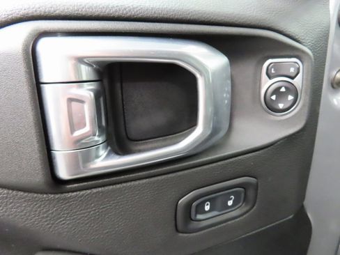 Used 2021 Jeep Wrangler Unlimited Sahara image 56