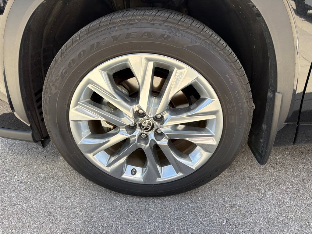 Used 2021 Toyota Highlander Limited AWD/4WD image 14