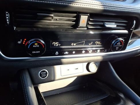 Used 2023 Nissan Rogue SL image 23