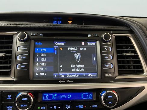 Used 2015 Toyota Highlander XLE image 25