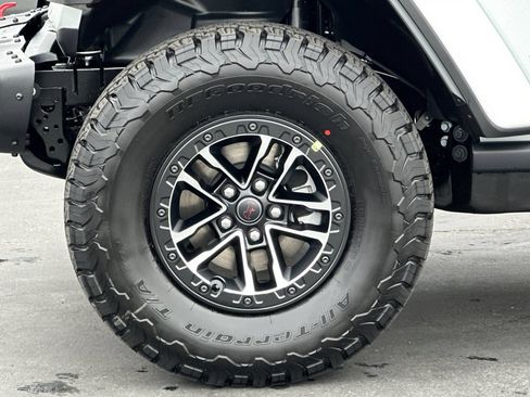 New 2026 Jeep Wrangler Unlimited Rubicon AWD/4WD image 24