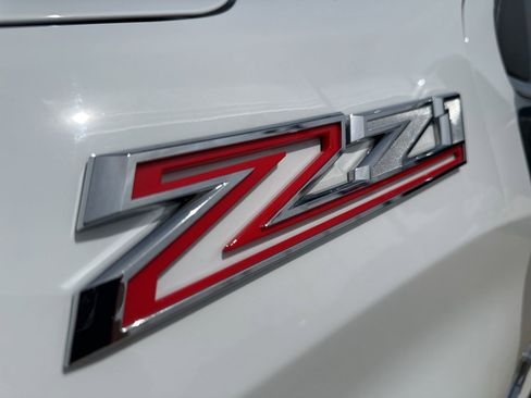 Used 2025 Chevrolet Silverado 1500 LTZ image 14