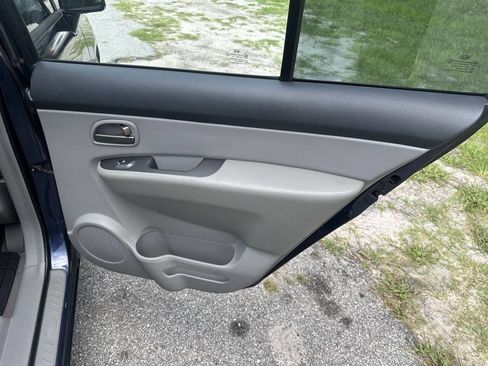 Used 2007 Kia Rondo EX image 19