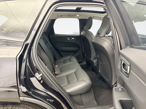 Used 2025 Volvo XC60 B5 Plus image 18