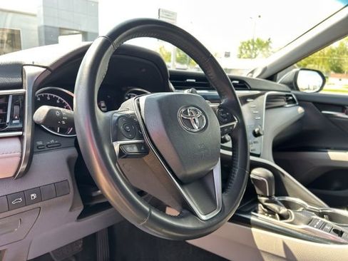 Used 2018 Toyota Camry XLE FWD image 31