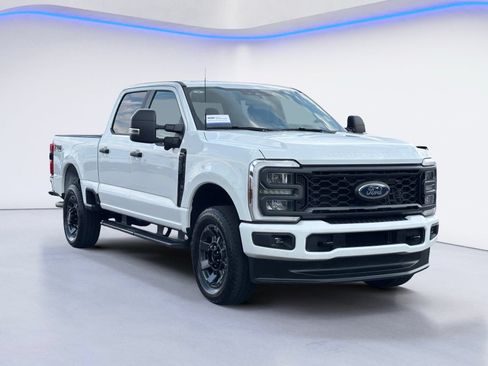 Certified 2025 Ford F250 XL w/ STX Appearance Package AWD/4WD image 5