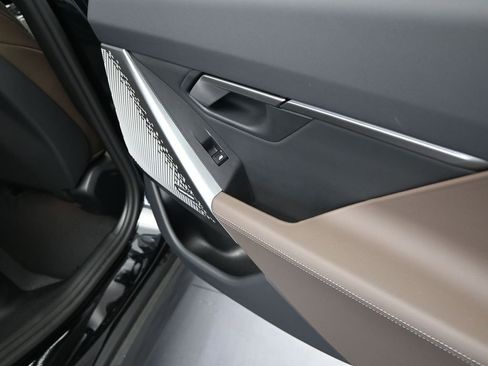 Certified 2025 BMW 530i RWD image 21