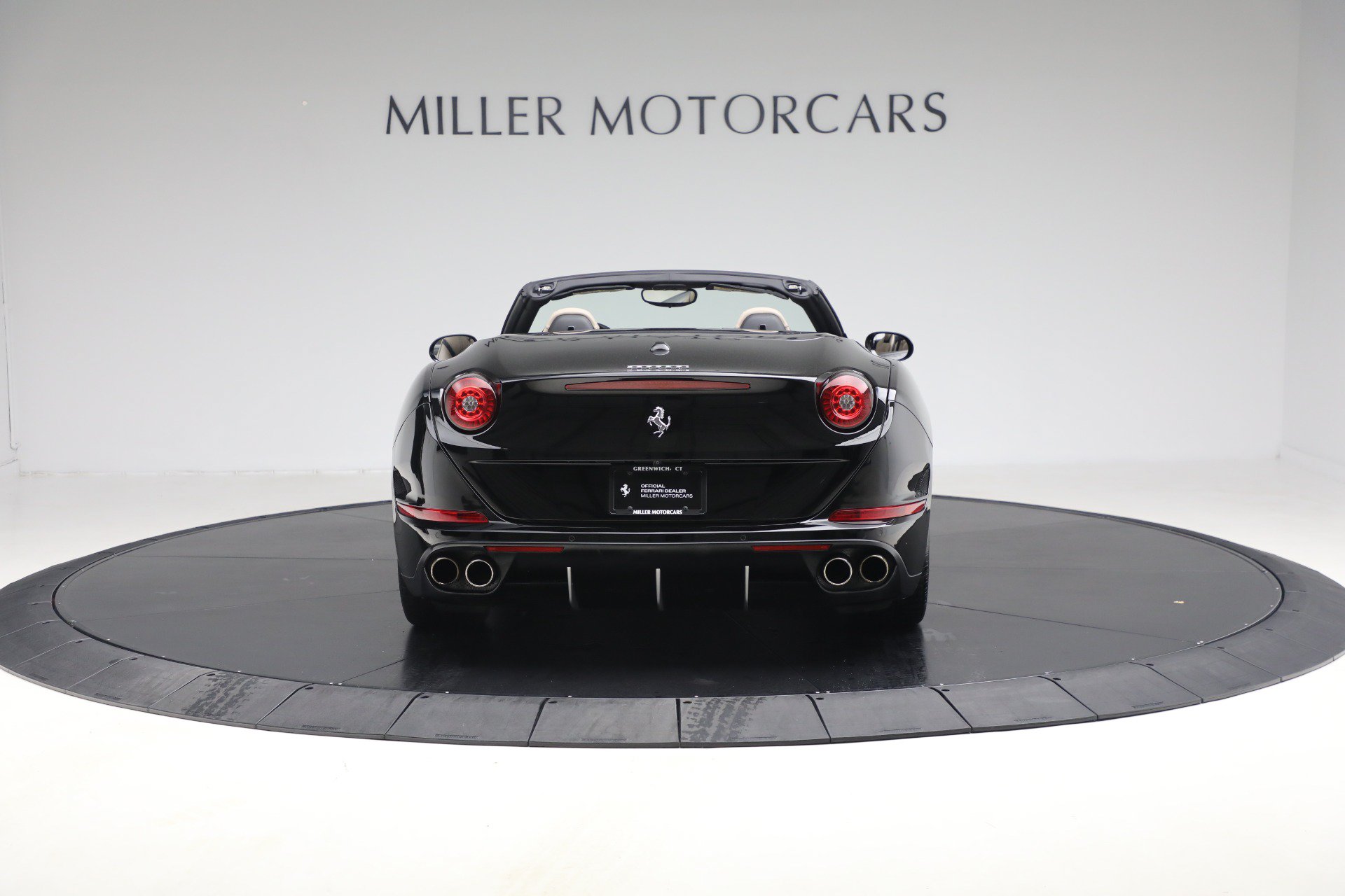 Certified 2016 Ferrari California T RWD image 7