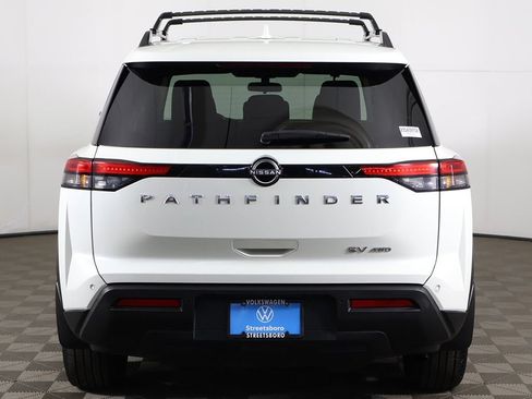 Used 2022 Nissan Pathfinder SV AWD/4WD image 12