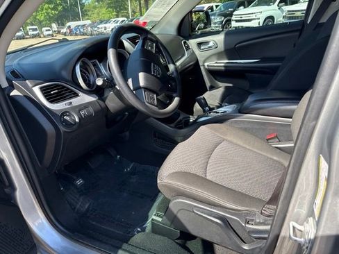 Used 2019 Dodge Journey SE FWD image 38