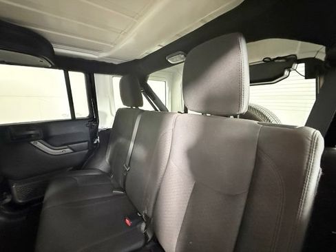 Used 2018 Jeep Wrangler Unlimited Sport S AWD/4WD image 25