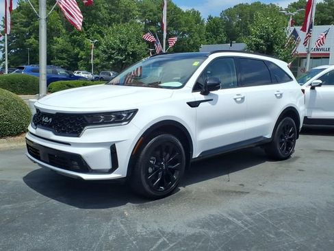 Used 2023 Kia Sorento SX AWD/4WD image 3