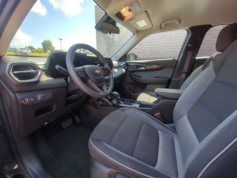Used 2025 Chevrolet TrailBlazer LT AWD/4WD image 15
