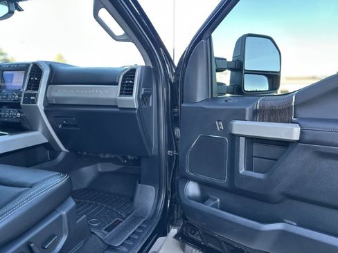 Used 2020 Ford F250 Lariat w/ Lariat Ultimate Package image 9