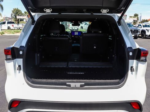 Certified 2024 Toyota Highlander XSE FWD image 33