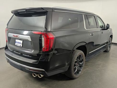 Used 2023 GMC Yukon XL Denali w/ Advanced Technology Package image 7