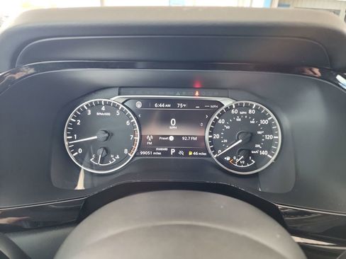 Used 2022 Nissan Pathfinder SV FWD image 23