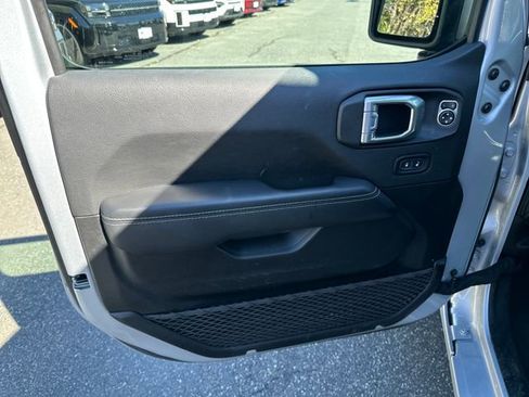 Used 2023 Jeep Wrangler Unlimited Sahara image 10