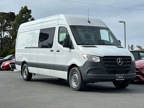New 2025 Mercedes-Benz Sprinter 2500 image 2