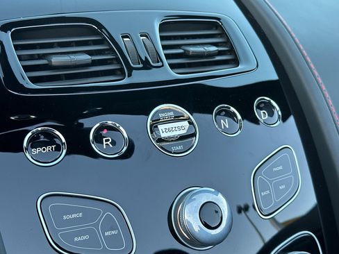 Used 2017 Aston Martin V12 Vantage S image 22
