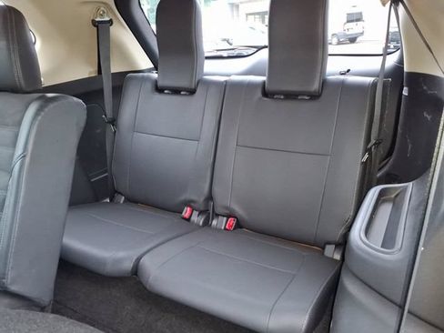 Used 2020 Mitsubishi Outlander AWD image 17