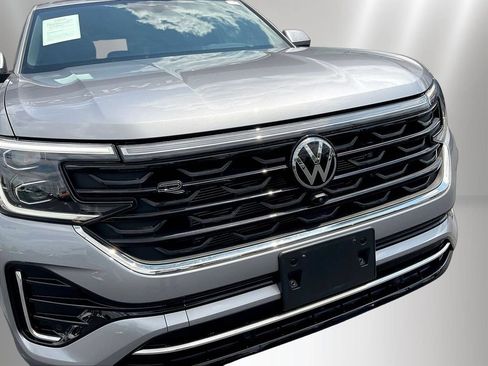 Used 2025 Volkswagen Atlas Cross Sport SEL Premium R-Line AWD/4WD image 31