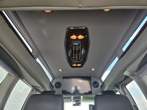 Used 2019 Chevrolet Express 2500 w/ Enhanced Convenience Package image 10