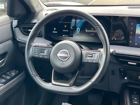 Used 2025 Nissan Kicks SR AWD/4WD image 14