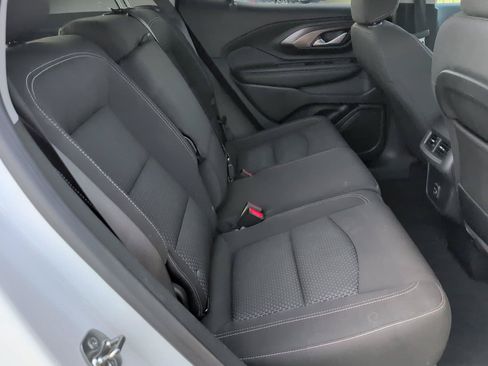 Used 2024 GMC Terrain SLE FWD image 36