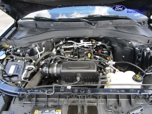 Certified 2022 Ford Explorer XLT w/ Equipment Group 202A AWD/4WD image 44