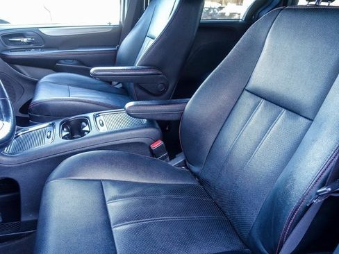 Used 2019 Dodge Grand Caravan GT image 20