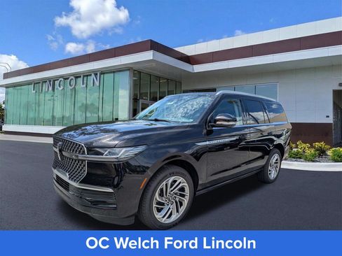 Certified 2026 Lincoln Navigator Reserve AWD/4WD image 5