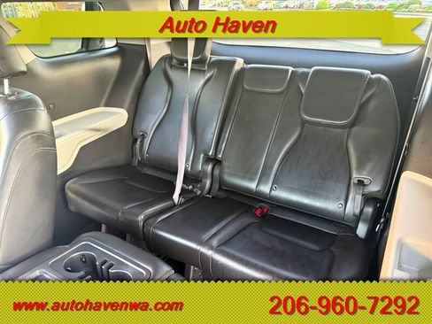 Used 2022 Kia Carnival LX FWD image 11