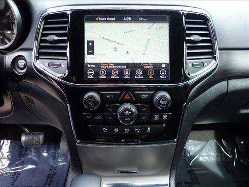Used 2019 Jeep Grand Cherokee Altitude AWD/4WD image 18