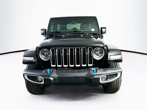 Used 2023 Jeep Wrangler Unlimited Sahara w/ Cold Weather Group AWD/4WD image 2