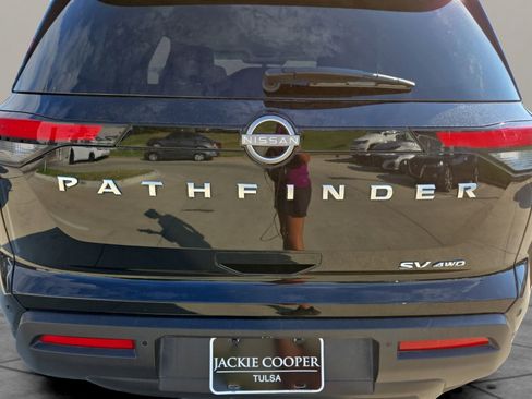 Certified 2024 Nissan Pathfinder SV image 40