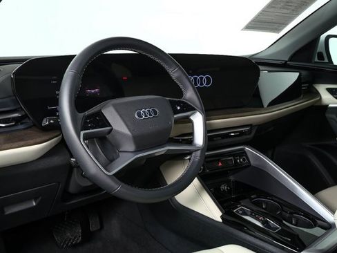 Certified 2025 Audi Q5 Premium w/ Convenience Package image 4