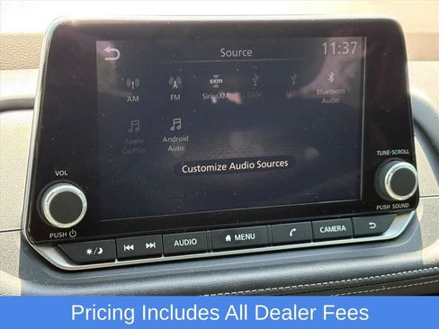 Used 2023 Nissan Rogue S AWD/4WD image 10
