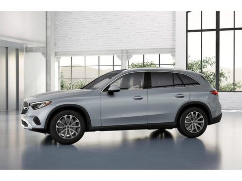 Certified 2025 Mercedes-Benz GLC 300 4MATIC image 36