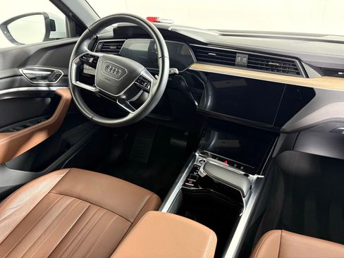 Used 2024 Audi Q8 e-tron Premium Plus w/ Premium Plus Package AWD/4WD image 15