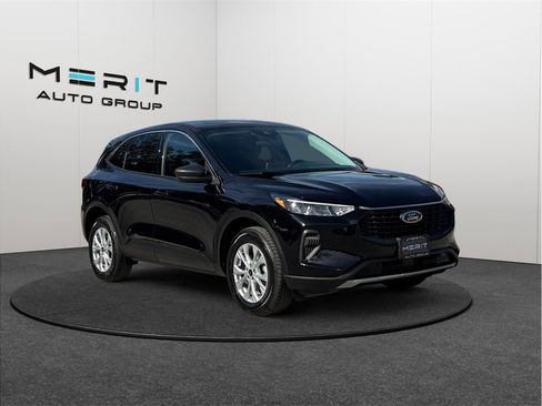 Used 2024 Ford Escape Active image 1