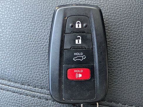 Used 2023 Toyota RAV4 Limited image 29