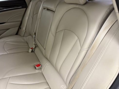 Used 2017 Buick LaCrosse image 10