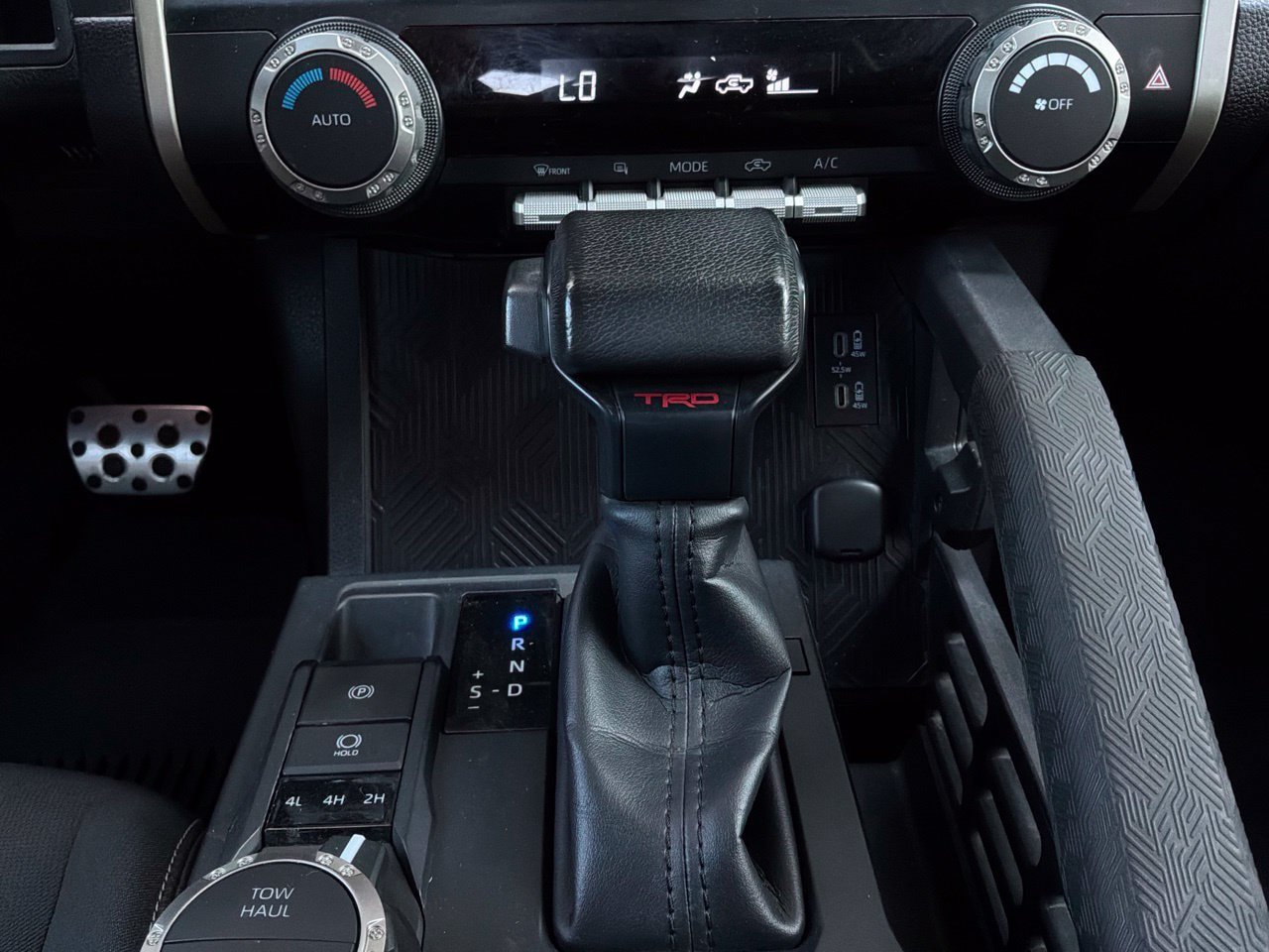 Used 2025 Toyota Tacoma TRD Sport AWD/4WD image 28