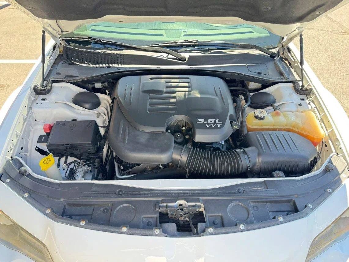 Used 2019 Chrysler 300 S AWD/4WD image 25