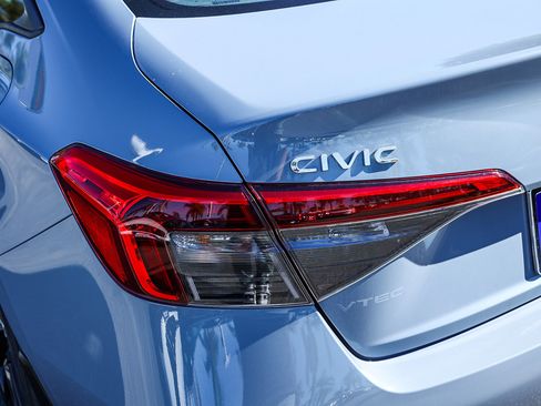 Used 2023 Honda Civic Sport image 12